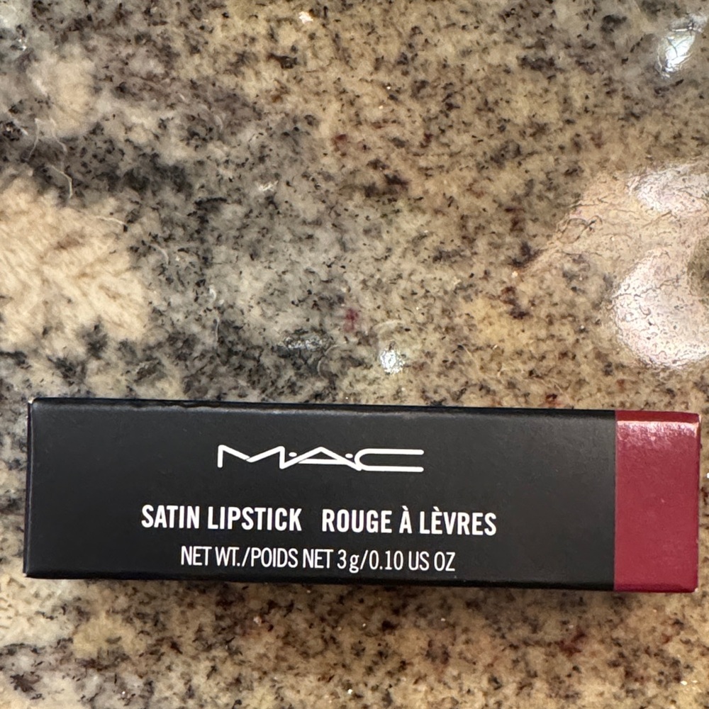 MAC Cosmetics Lipstick in Amorous 801 - Picture 3 of 3